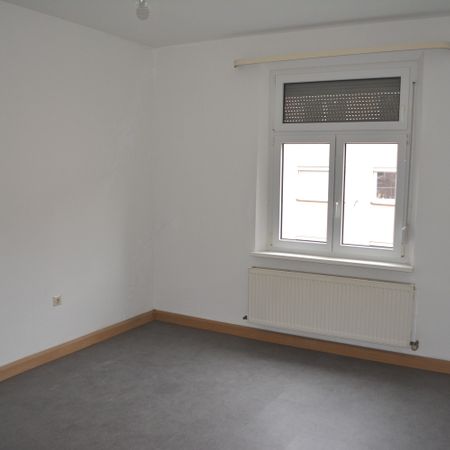 *Renoviert - 2 Zimmer - Bad mit Wanne und Fenster - Kücheneinrichtung möglich - frei* - Photo 3