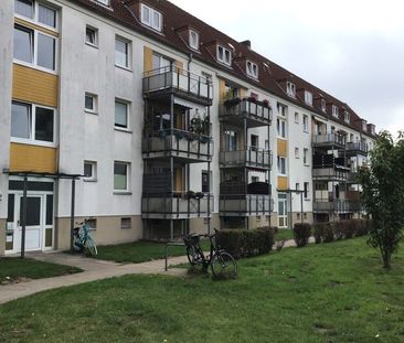 Komplett renovierte 2,5-Zimmer-Wohnung mit Balkon - Foto 2