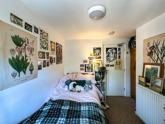 1 bedroom in a house share to rent - Photo 1