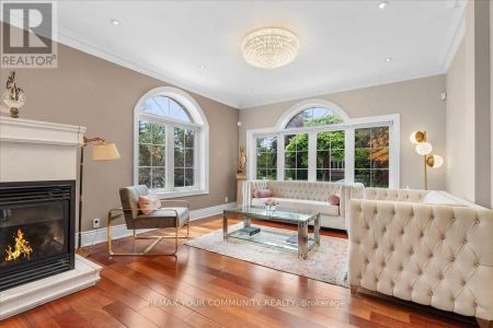 1 MARSHFIELD COURT - Photo 3