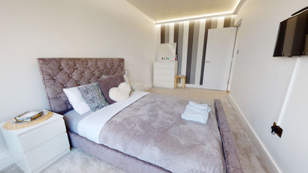 Wye Street, London, SW11 - Photo 2