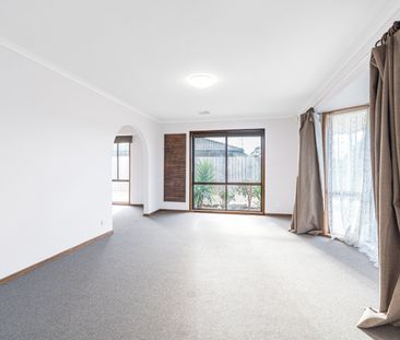 Spacious Family Home - Photo 5
