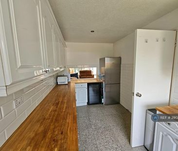 4 bedroom terraced house to rent - Photo 6