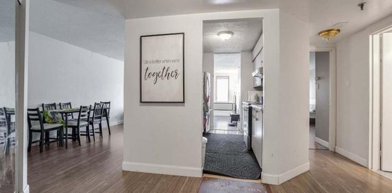 Top floor (12th) Fully-furnished penthouse $1,800/month Montreal - Condo / apartment for rent Ville-Marie - Photo 2