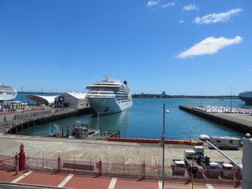 Auckland Luxury Waterfront Apartment - Photo 4