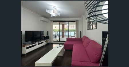 Spacious Fully Furnished 1-Bedroom Apartment for Rent Prime Location - Photo 2
