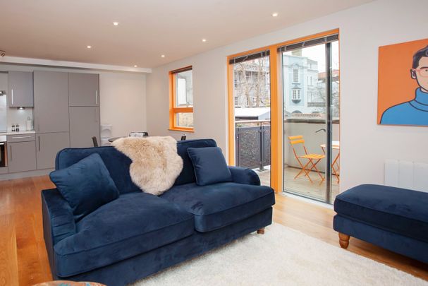 2 Bed Flat, Cabot Mews, BS2 - Photo 1