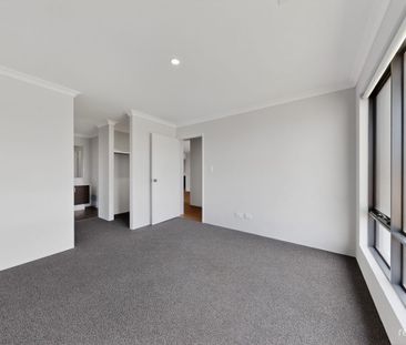 SPACIOUS & BRAND NEW - Photo 3