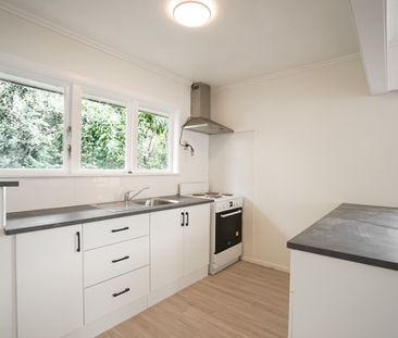 Fresh, Bright & Convenient Living - Photo 3