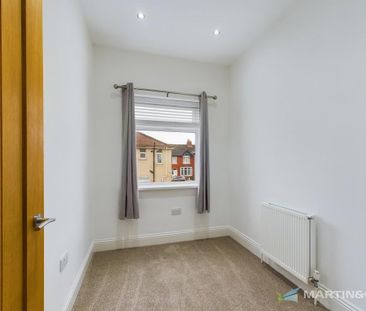 4 bedroom semi-detached house to rent - Photo 6