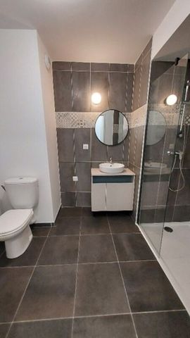 Location Appartement 2 pièces 47m² MONTPELLIER 34000 - Photo 4