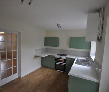 3 bedroom terraced house to rent - Photo 5