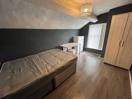 5 bedroom apartment to rent - Photo 2