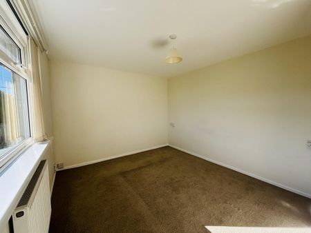 3 bedroom detached bungalow to rent - Photo 3