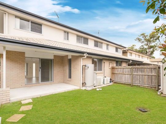 Charming Townhouse in Serene Warner Groves - Photo 1