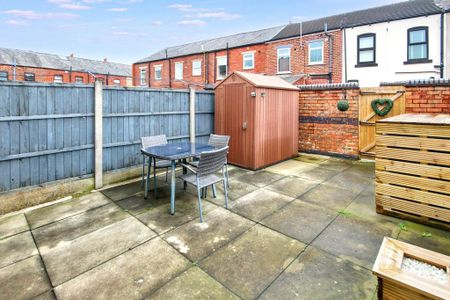 2 bedroom terraced house to rent - Photo 2