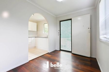 Immaculate Family Home in Prime Springwood Location - Photo 3