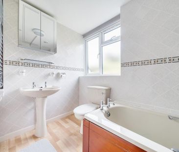 3 bedroom detached house to rent - Photo 4