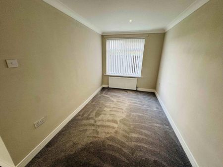 3 bedroom detached house to rent - Photo 3