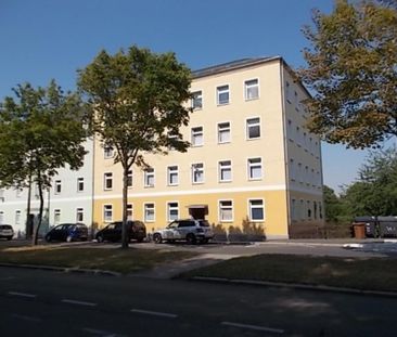 ++ 2 Räume, EBK, Bad mit Wanne und Fenster ++ - Photo 2