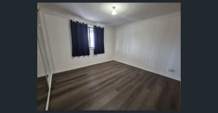 Comfortable & Family-Friendly 3 Bedroom Home - Close To Doonside Station! - Photo 5