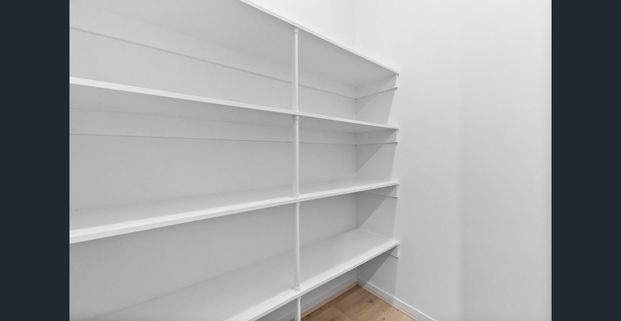 Spacious Modern Family Home in the Heart of Springfield - Photo 1