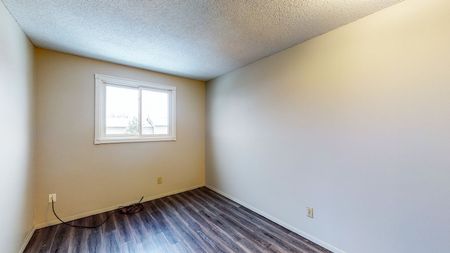 805 - 370 Falconridge Cres NE, Calgary - Photo 4