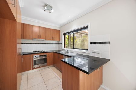 Private Parkside Living Backing Onto Bushland - Photo 3