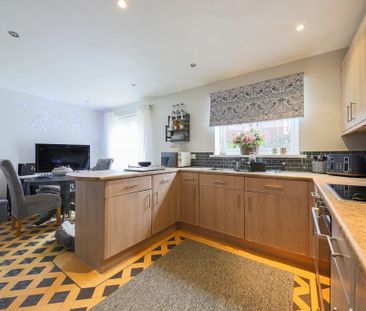 5 bedroom detached house to rent - Photo 2