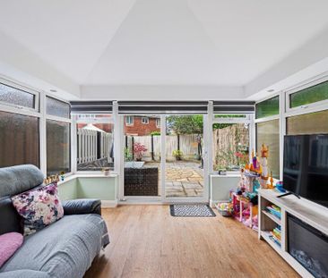 3 bedroom end of terrace house to rent - Photo 2