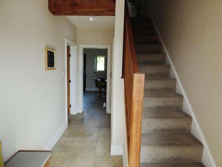 Park Farm Barns, Snitterfield, CV37 - Photo 4
