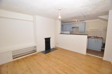 2 bedroom terraced house to rent - Photo 3
