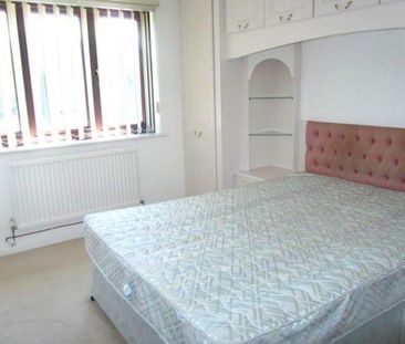 4 bedroom detached house to rent - Photo 3
