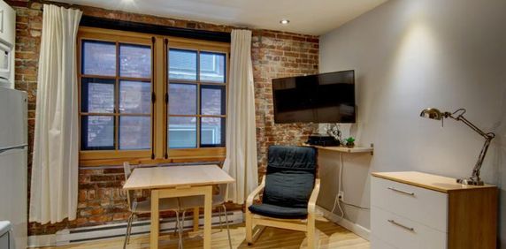 Loft entièrement meublé à louer Vieux-Québec novembre 2025 - Photo 2