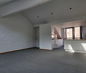 Appartement te huur in Sint-Gillis voor € 1.100 met 2 slaapkamers - Photo 1
