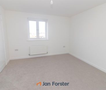 2 Bedroom House - Photo 6