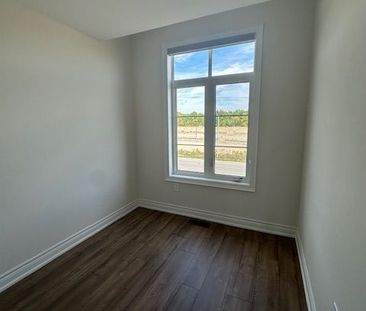 For Lease - 2918 Whites Road, Pickering, Ontario - Photo 2