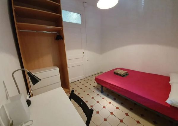 Ronda de Sant Antoni, Barcelona, Catalonia 08001