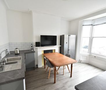 5 bedroom maisonette to rent - Photo 4