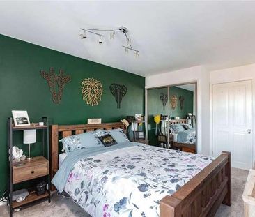 Alderney Gardens, Wickford, Essex, SS11 - Photo 4