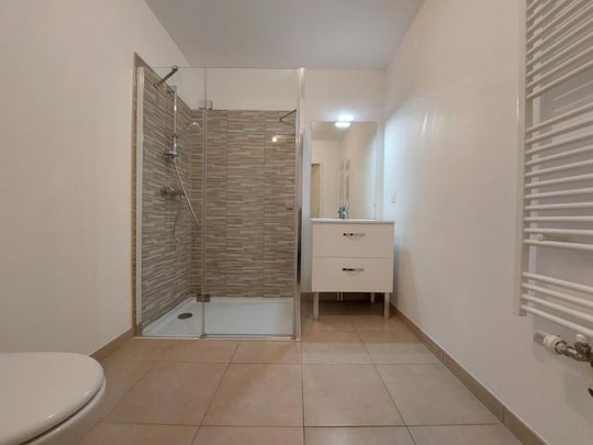 Location Appartement 2 pièces 45m² MONT ST AIGNAN 76130 - Photo 1
