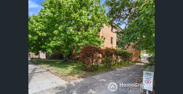 Renovated Hawthorn Apartment Offering Style and Convenience - Photo 1