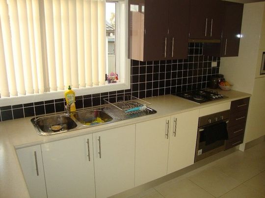 4 bedroom home!!! - Photo 1