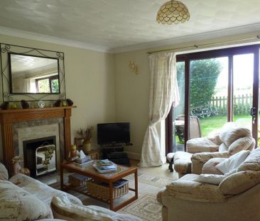 4 bedroom detached house to rent - Photo 2