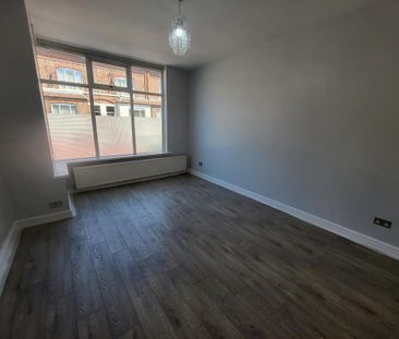 4 bedroom terraced house to rent - Photo 2