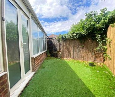 Rostrevor Gardens, Hayes, UB3 - Photo 1