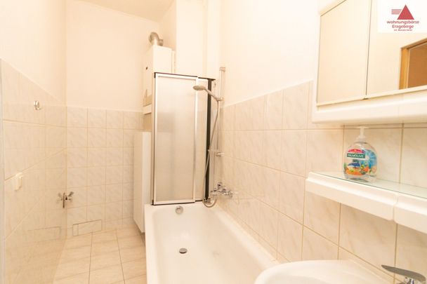 Stilvolle 3-Raum-Wohnung mit Balkon und viel Nebenfläche in der oberen Stadt von Annaberg! - Photo 1