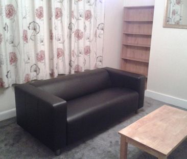 1 Bed Flat, Bedford Road, RG1 - Photo 3