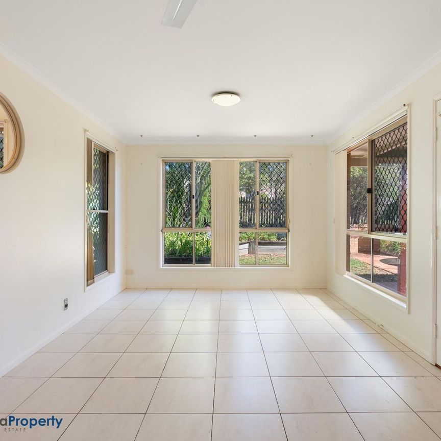 Spacious Family Home in Quiet Darling Heights Location - Photo 1