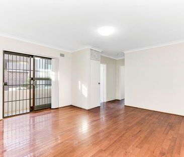 Renovated Two Bedroom Unit With Two Balconies, Internal Laundry, Lock Up Garage & Storage - Photo 2